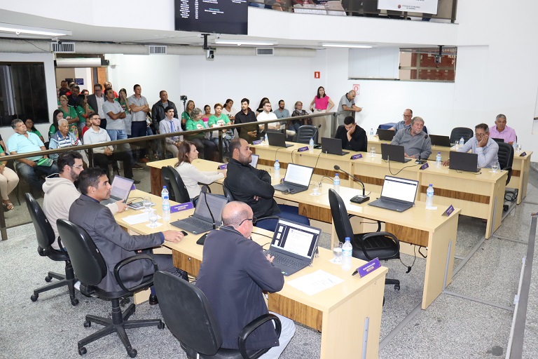 Câmara de Manhuaçu debate política de resíduos no município em audiência