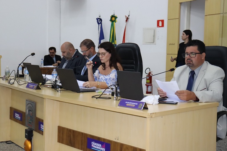 Câmara de Manhuaçu define membros das comissões permanentes