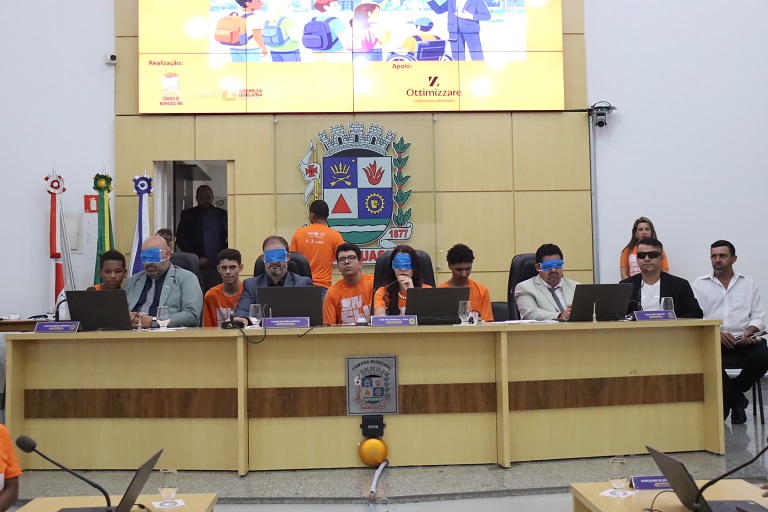 Câmara de Manhuaçu lança oficialmente o Parlamento Jovem 2026