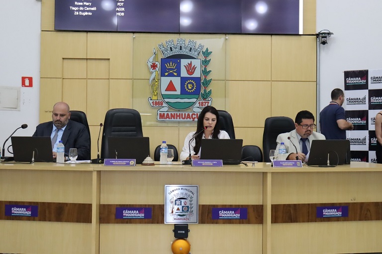 Câmara Municipal aprova projetos e discute demandas da população em reunião