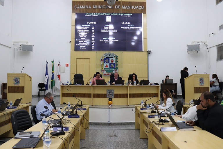 Câmara Municipal aprova projetos que destacam os Desbravadores e os caminhoneiros