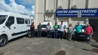 Câmara Municipal participa de entrega de veículos à secretaria de Saúde