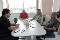 Nova mesa diretora da câmara se reúne com Secretária de Saúde