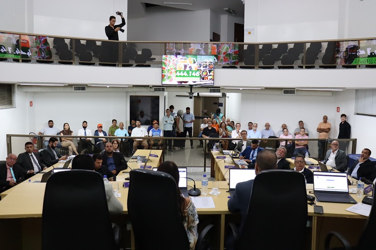 Poder legislativo de Manhuaçu discute situação do Hospital César Leite