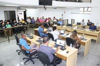 Poder legislativo debate projeto que cria Bolsa Atleta em reunião