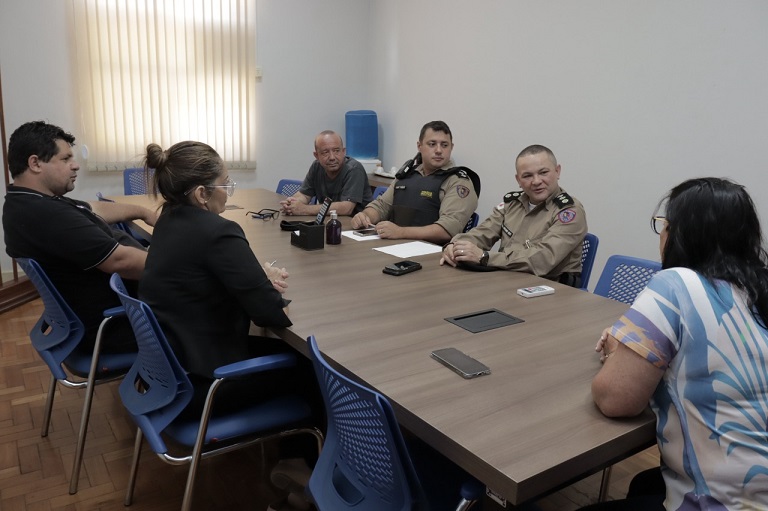 Presidência da câmara se reúne com poder executivo e comando da PM