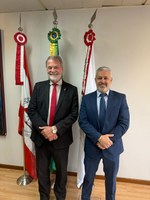 Representante do legislativo de Manhuaçu reúne-se com presidente do TCE-MG