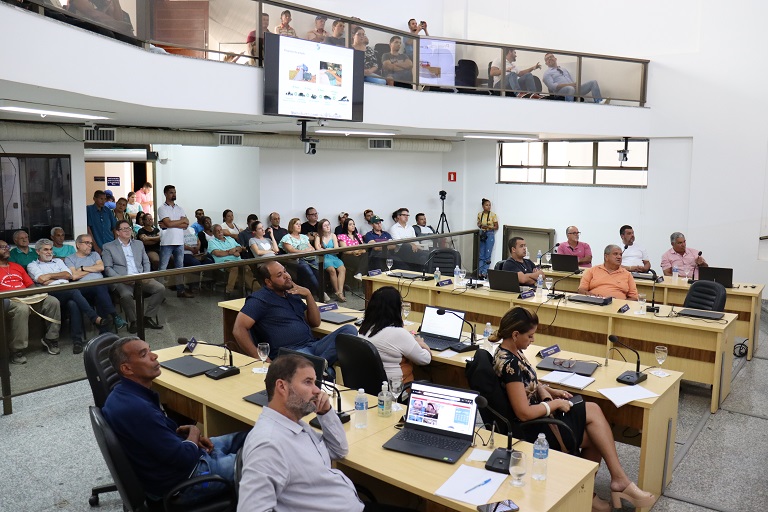 Reunião na Câmara Municipal discute projeto de transbordo de resíduos