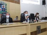 Secretário de Educação fala sobre aulas presenciais durante reunião da Câmara de Manhuaçu