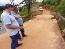 Vereadores de Manhuaçu verificam estrutura de ponte a fim de atender pedido da comunidade